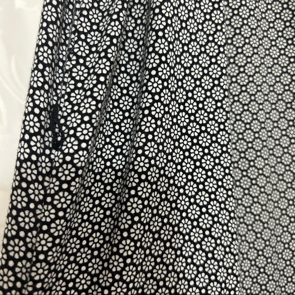 Old Navy Black and White Sleeveless Cotton Blend Maxi Dress - Picture 10 of 11